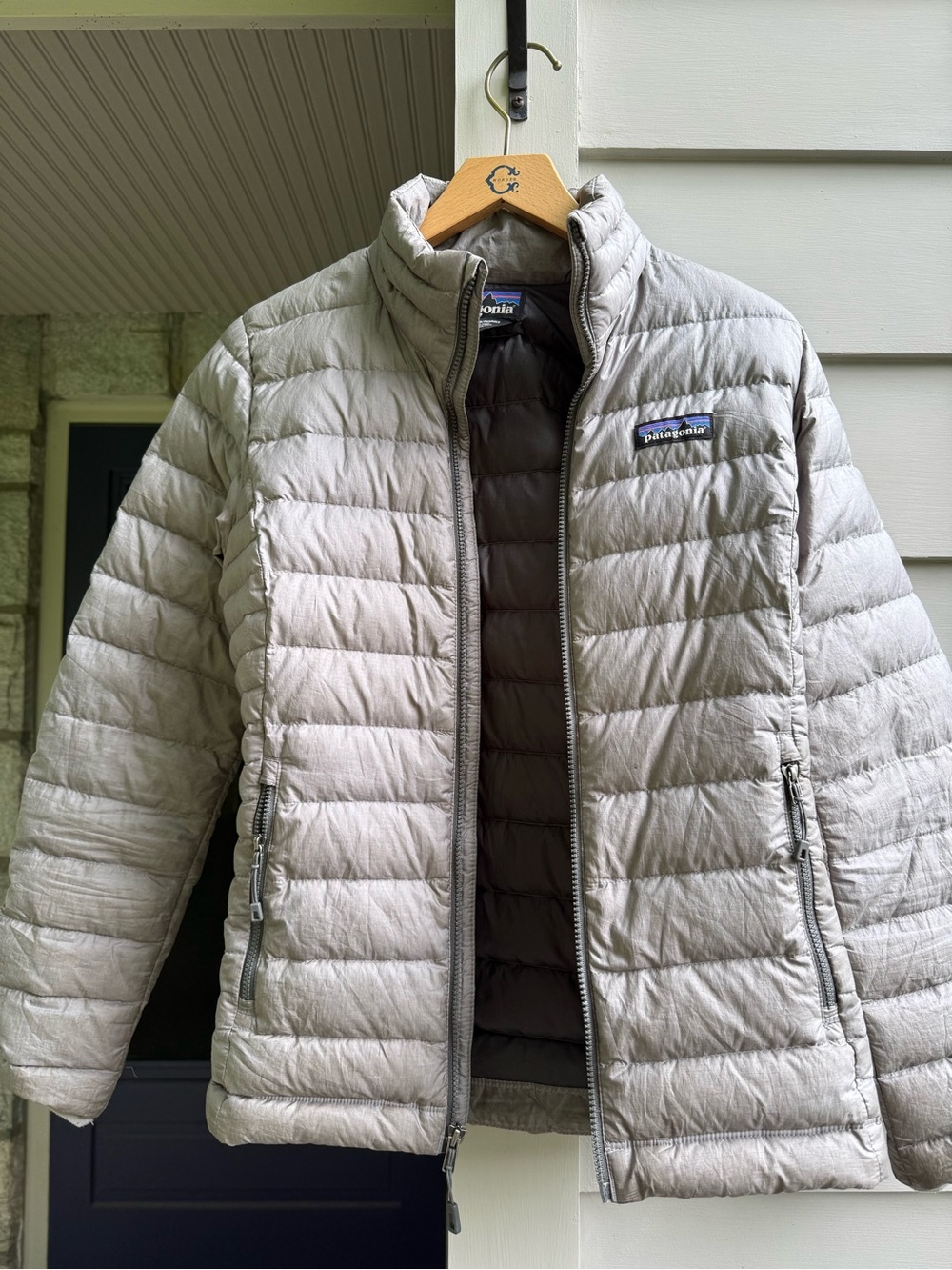 Patagonia Women's Light Gray Quilted Down Puffer Jacket